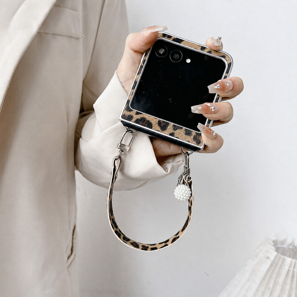 ヒョウ柄折りたたみフリップ電話ケース Motorola Ra - Camera Wrist Strap のレビューと価格